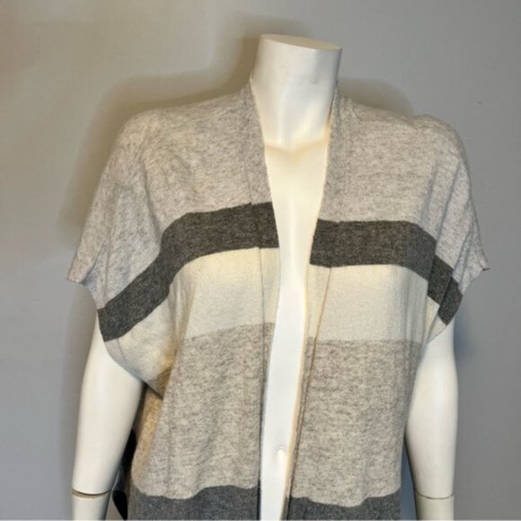 Ann Taylor LOFT Gray Colorblock Thin Knit Open Poncho Cardigan Sweater Size XS/S - Picture 3 of 13